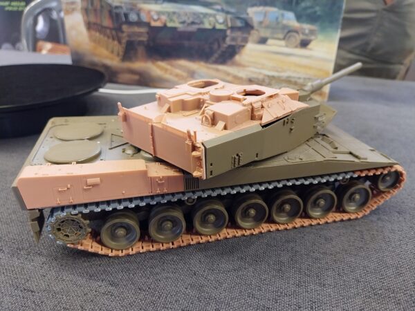 LEOPARD 2 HEL (1/35)