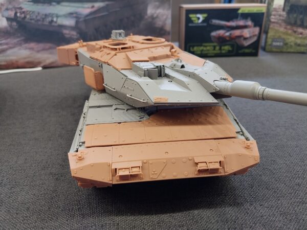 LEOPARD 2 HEL (1/35)