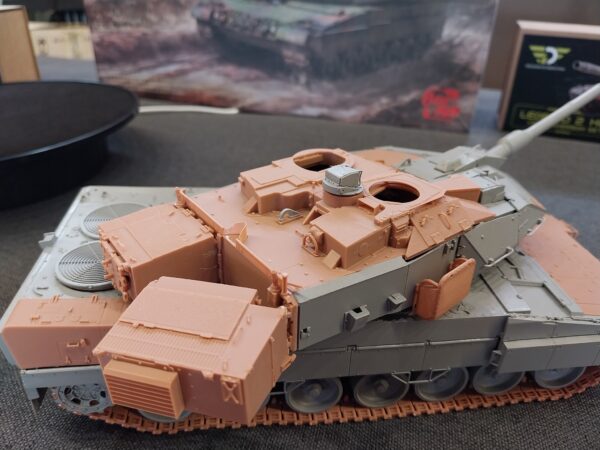 LEOPARD 2 HEL (1/35)